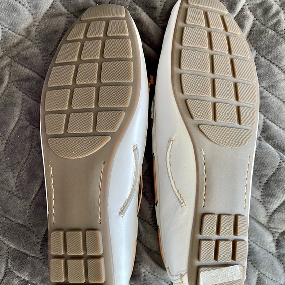 Clarks Artisan loafers. Clarks womans sz10 shoe. White leather never worn loafer - Picture 8 of 13